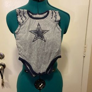 18M NFL DALLAS COWBOY ONESIE For your littlest Fan! Ruffled Sleeves & Snap close